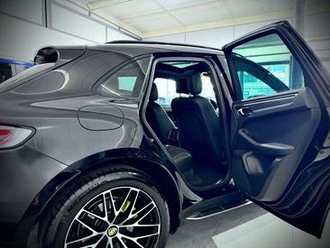 Porsche Macan — photo 12