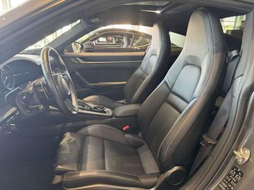Porsche 911 Carrera 4S — photo 11