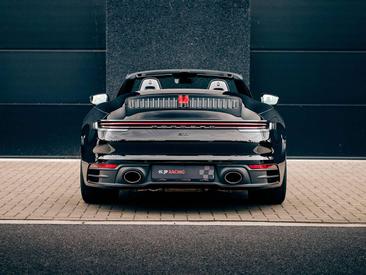 Porsche 911 Cabriolet Carrera 4 — photo 13