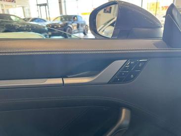 Porsche 911 Carrera 4S — photo 12