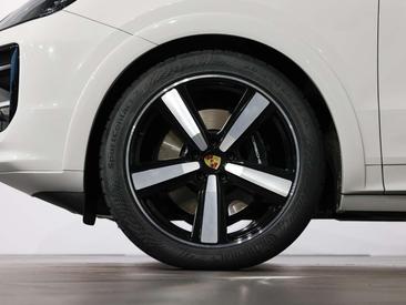 Porsche Cayenne E-Hybrid — photo 6