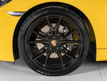 Porsche 718 Cayman — photo 17
