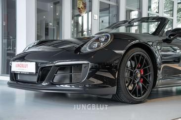 Porsche 911 Cabriolet Carrera 4 GTS — photo 23