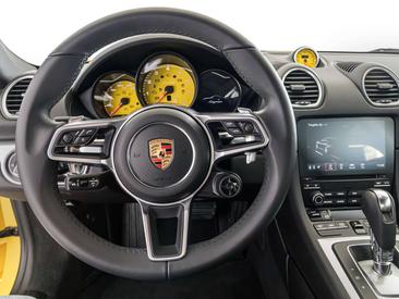 Porsche 718 Cayman — photo 19