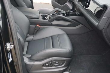 Porsche Cayenne S — photo 17