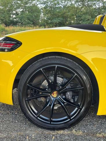 Porsche 718 Cabriolet Boxster — photo 16