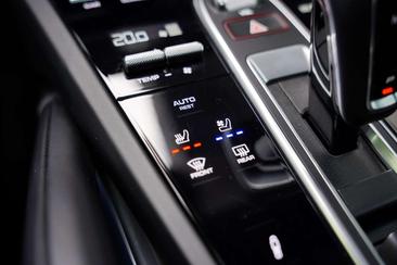 Porsche Cayenne Turbo S E-Hybrid — photo 19