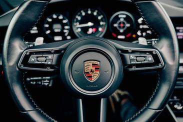 Porsche 911 Cabriolet Carrera 4 — photo 20