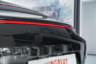 Porsche 911 Cabriolet Carrera 4 GTS — photo 29
