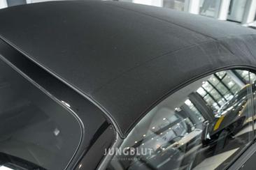 Porsche 911 Cabriolet Carrera 4 GTS — photo 34