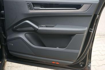 Porsche Cayenne S — photo 24