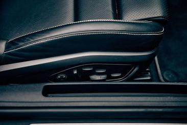 Porsche 911 Cabriolet Carrera 4 — photo 28