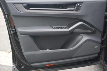 Porsche Cayenne S — photo 29