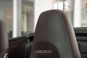 Porsche 911 Cabriolet Carrera 4 GTS — photo 44