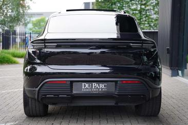 Porsche Macan I Electric — photo 31