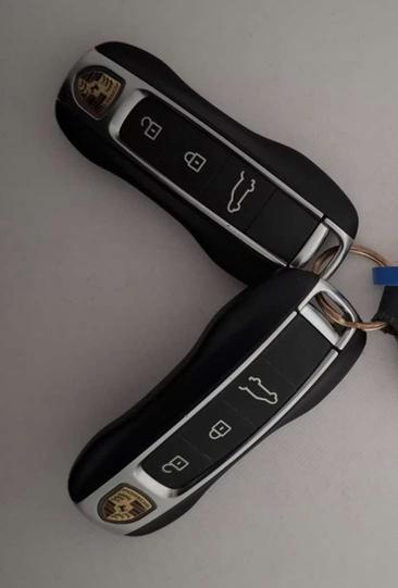 Porsche Cayenne E-Hybrid — photo 21