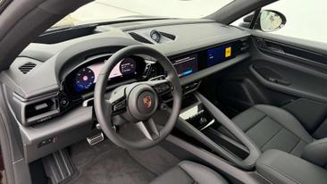 Porsche Macan II 4S — photo 9