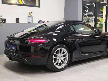 Porsche 718 Cayman — photo 19