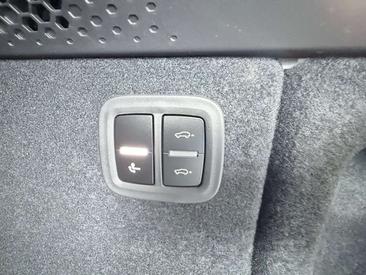 Porsche Macan Electrique — photo 19