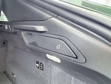 Porsche Macan Electrique — photo 20