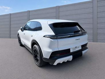 Porsche Cayenne III — photo 3