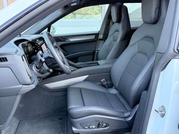 Porsche Cayenne III — photo 7