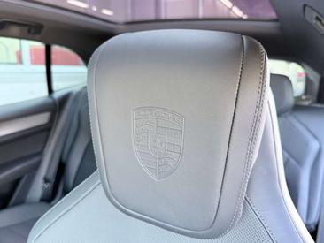 Porsche Cayenne III — photo 18