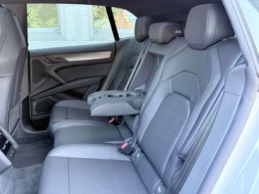 Porsche Cayenne III — photo 19