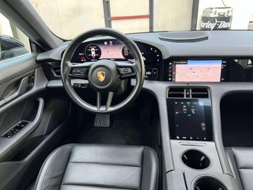 Porsche Taycan 4S — photo 11