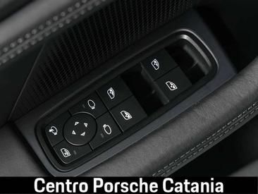 Porsche Taycan 4S — photo 11