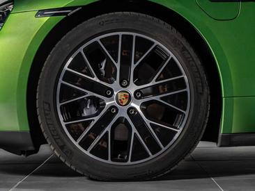 Porsche Taycan 4S — photo 15