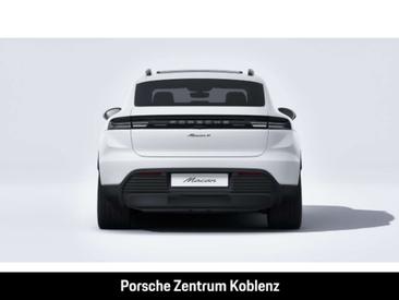 Porsche Macan — photo 7