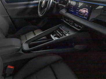 Porsche Macan II 4S — photo 11