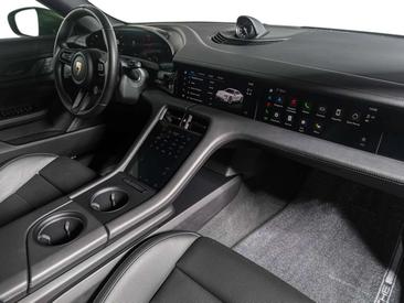 Porsche Taycan 4S — photo 23