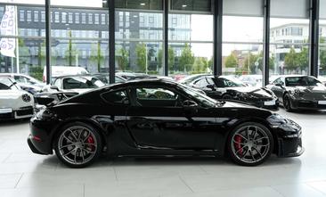 Porsche 718 GT4 GT4 — photo 4