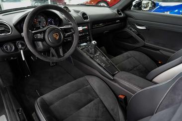 Porsche 718 GT4 GT4 — photo 17