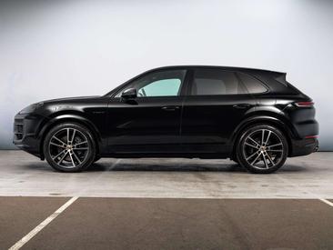 Porsche Cayenne II Turbo — photo 2