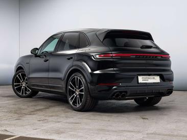 Porsche Cayenne II Turbo — photo 3