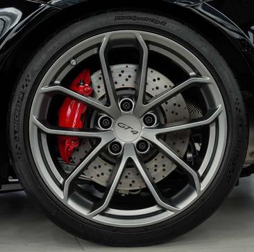 Porsche 718 GT4 GT4 — photo 31