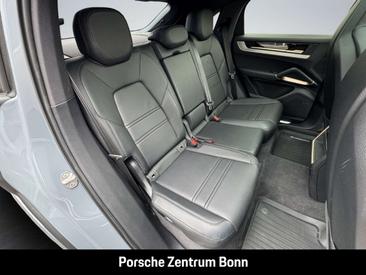 Porsche Cayenne III — photo 19