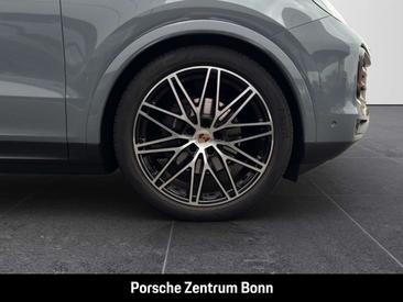 Porsche Cayenne III — photo 23