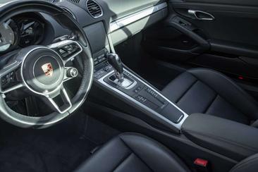 Porsche 718 Cayman S — photo 25