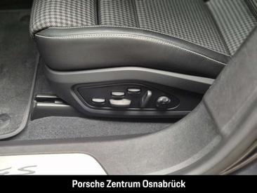 Porsche Taycan 4S — photo 17