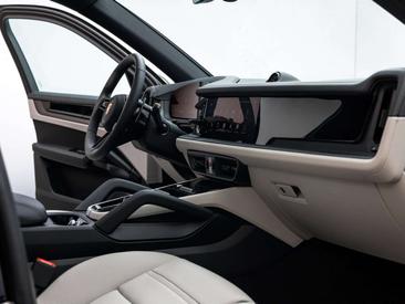 Porsche Cayenne II Turbo — photo 26