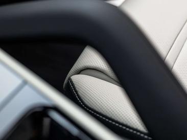 Porsche Cayenne II Turbo — photo 28