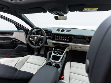 Porsche Cayenne II Turbo — photo 40