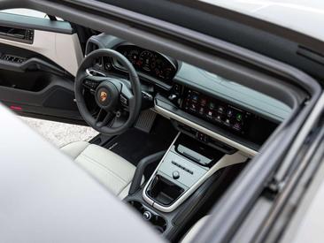 Porsche Cayenne II Turbo — photo 43