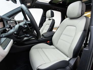 Porsche Cayenne II Turbo — photo 46
