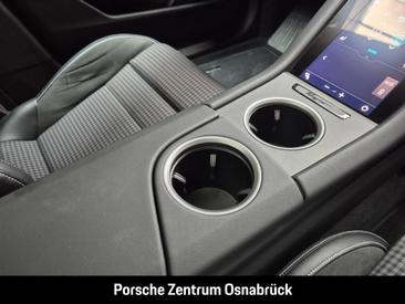 Porsche Taycan 4S — photo 27