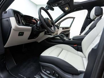 Porsche Cayenne II Turbo — photo 47